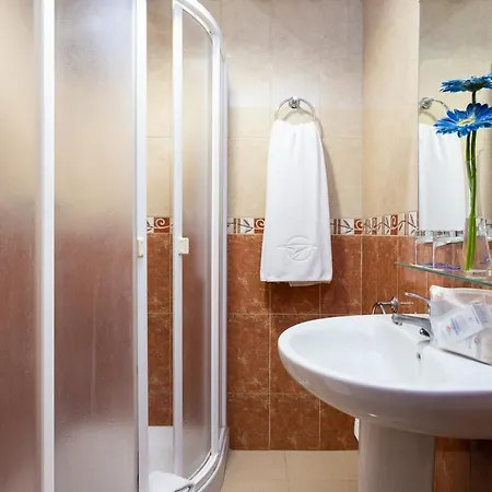 Dui Single Without Kitchen, With Pool And Wifi, Near Playa Jardin Apartment *